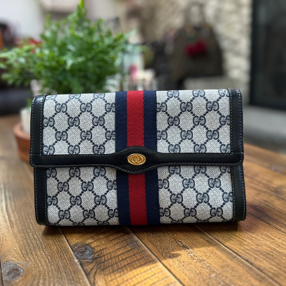Gucci Handbags - ❌ SOLD ❌
Authentic Vintage Gucci GG Supreme Sherry Line Web Stripe Clutch